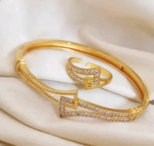 DHRUVISHA BRACELET WITH RING