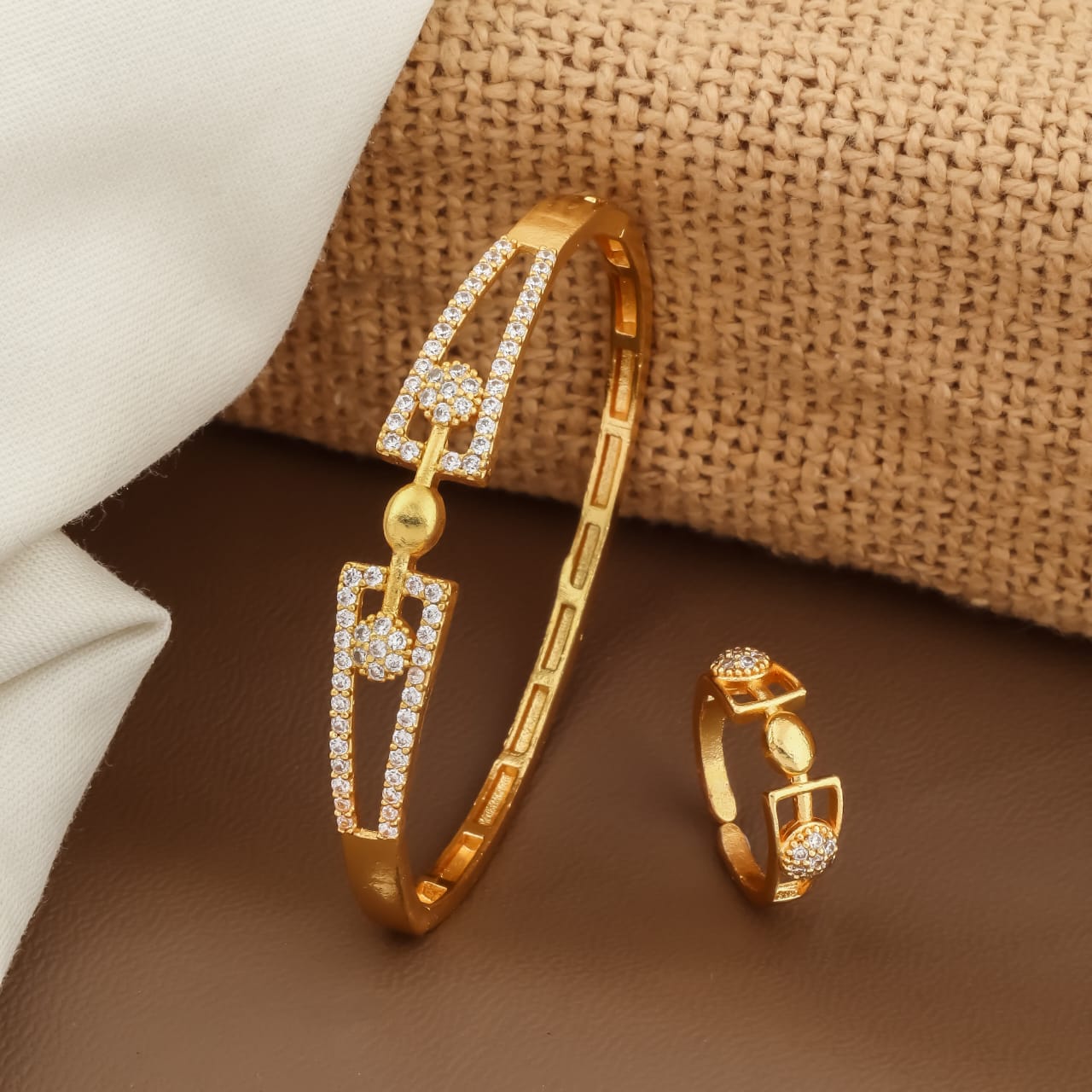 Malini Bracelet With Ring