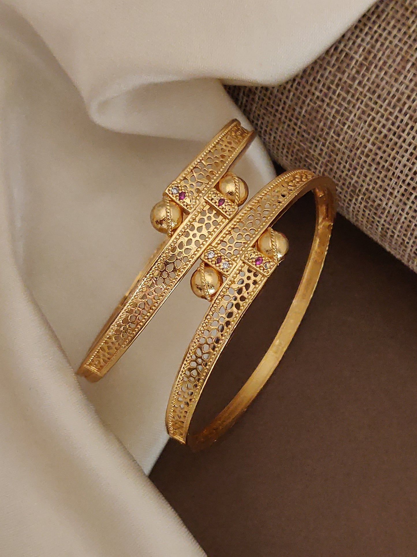 PRISHA BANGLES  (Set Of 2 Pis)