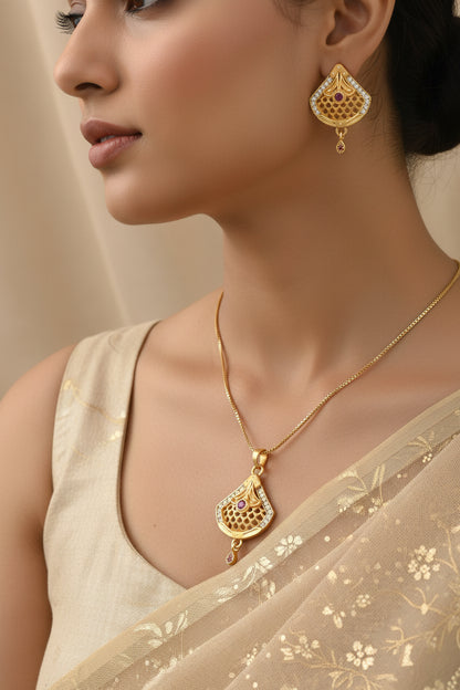 Dhyana Pendal Set