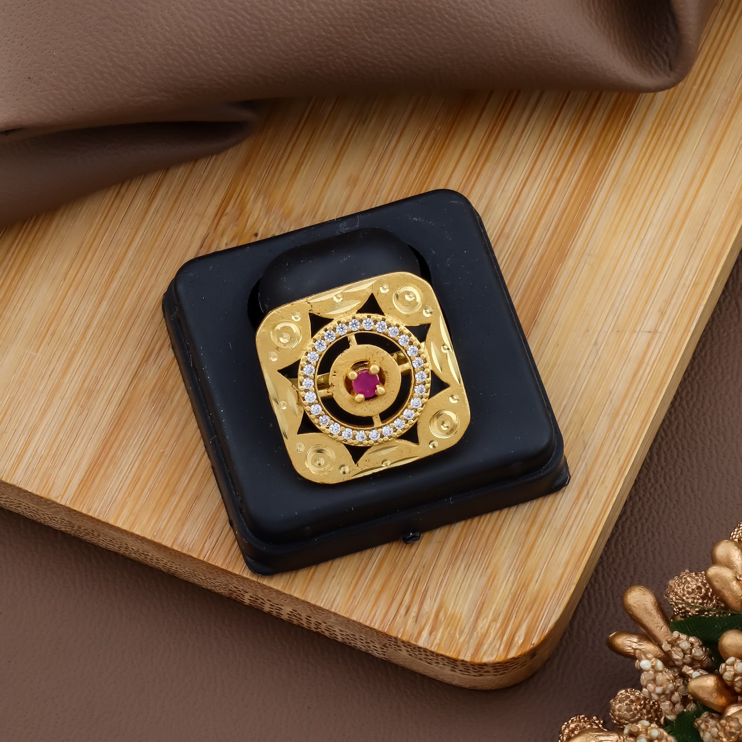 Veera Finger Ring